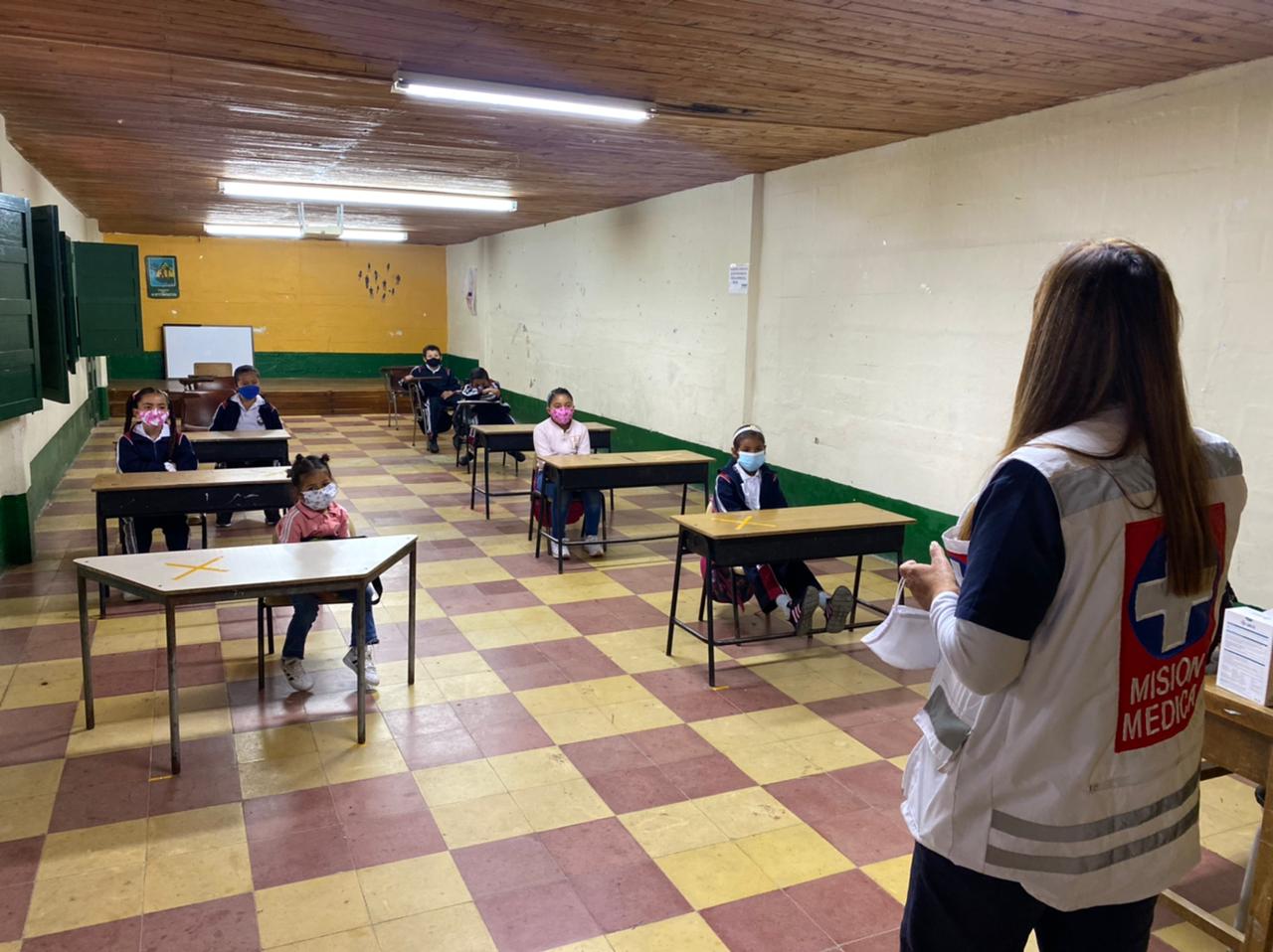 En Rionegro bloquearon vía Medellín – Bogotá para pedir construcción de colegio