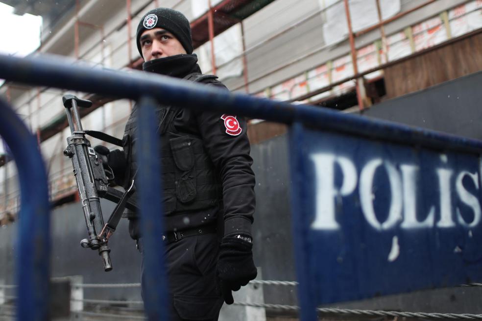 Turquía desplegó una gran operación policial tras el ataque terrorista del Estado Islámico el 1º de enero. / Efe