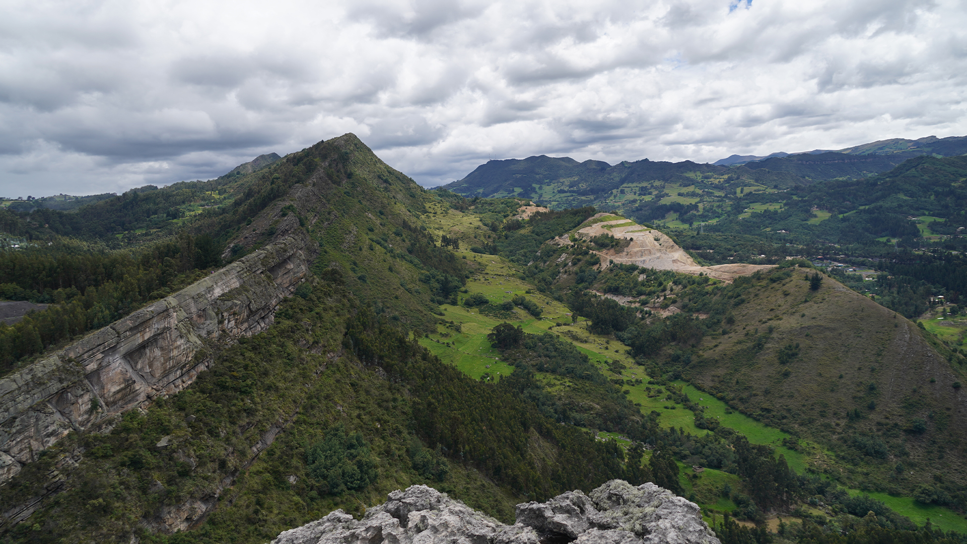 ¿Busca un plan cerca de Bogotá? Visite los Farallones de Sutatausa