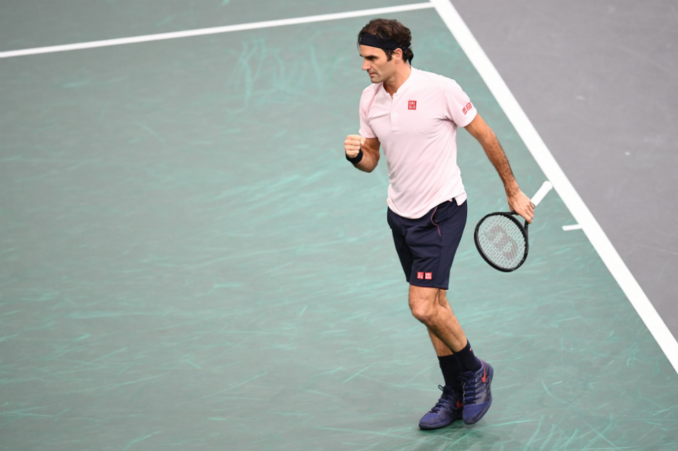Federer venció a Fognini y avanzó a cuartos del Masters 1000 de París
