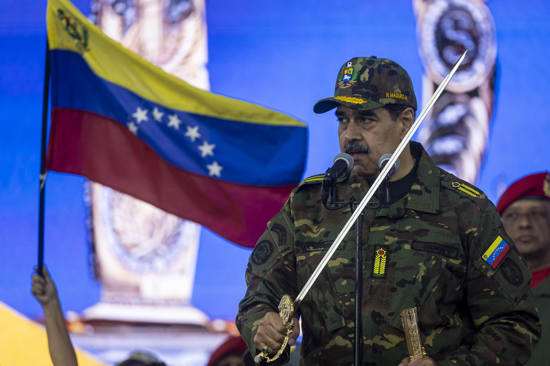 Cambiar de cama y celular: Maduro asume la amenaza de Trump con nuevas medidas de seguridad