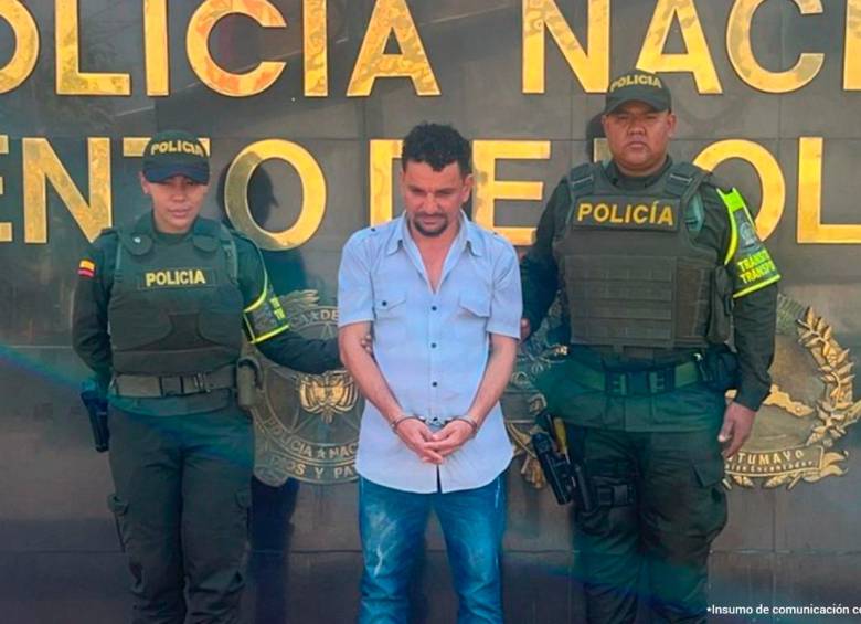 Libar Ropero tiene 45 años y es licenciado en Ciencias Religiosas y Ética y especialista en Ética y Pedagogía.