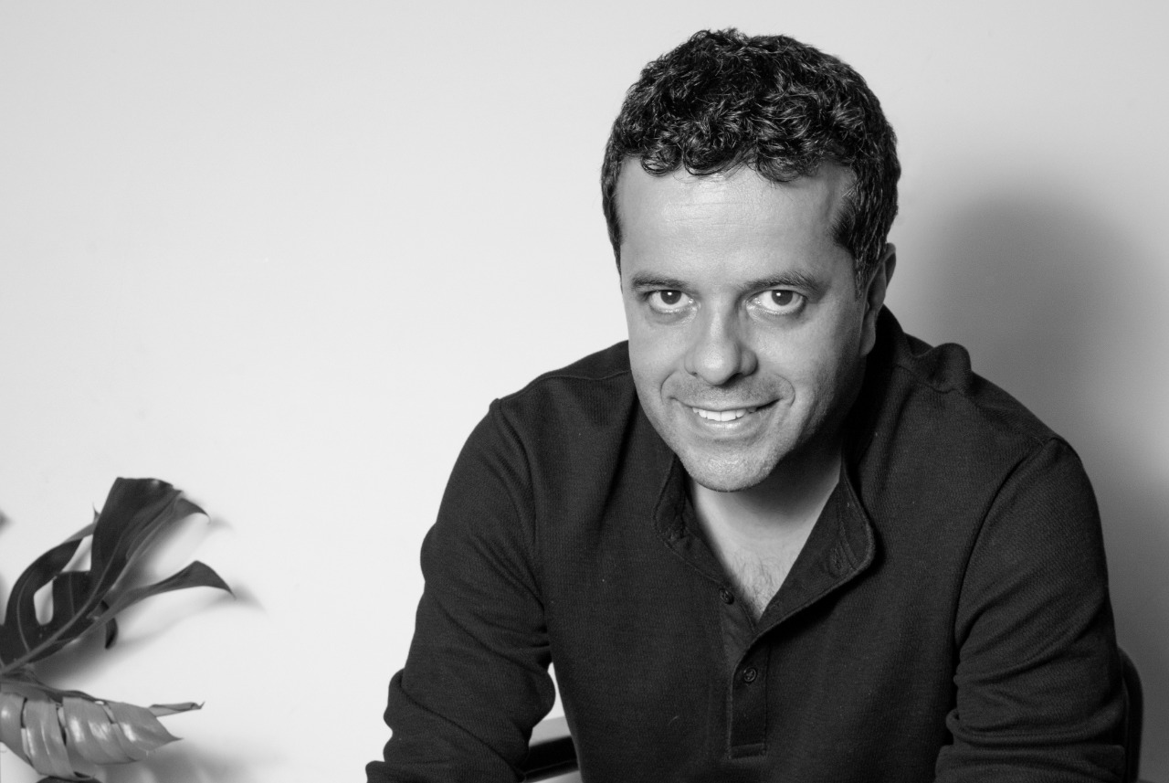 Joan Gómez, cineasta colombiano, director de "El árbol rojo"