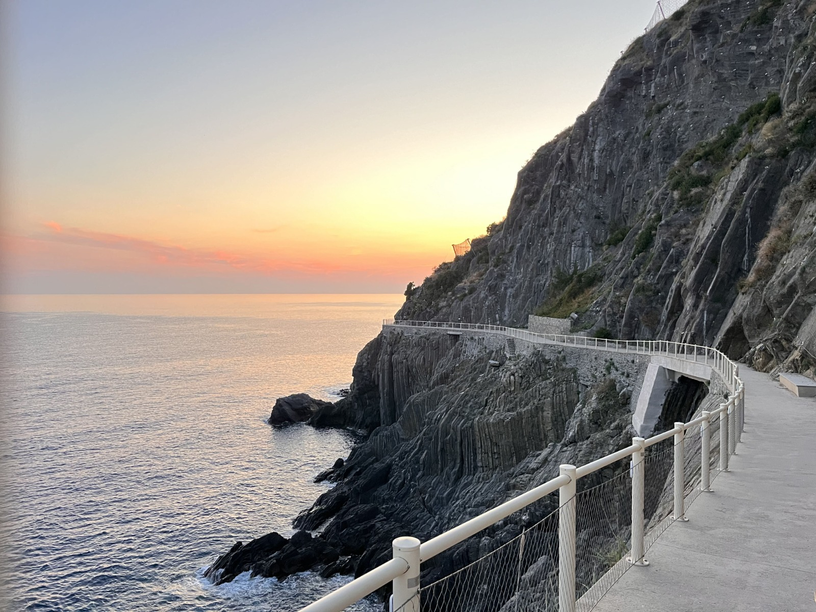 La ‘Vía del Amor’, el sendero panorámico en Cinque Terre, reabre 12 años después