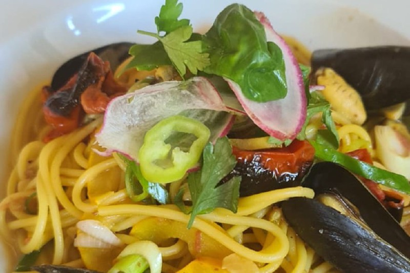 Receta para preparar espaguetis con mejillones y zucchini