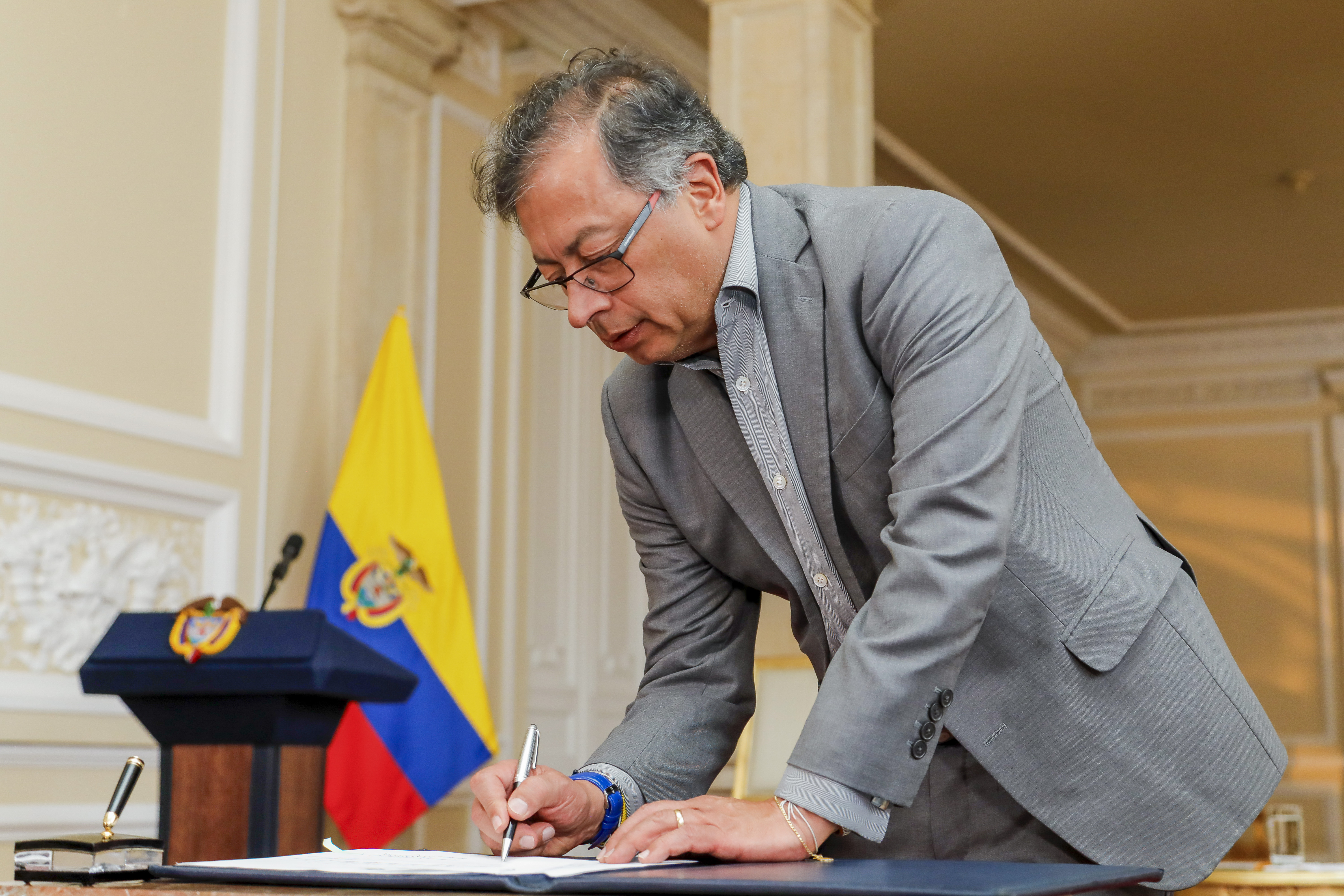 Petro defendió contrato entre Migración y la Imprenta para cédulas de extranjería