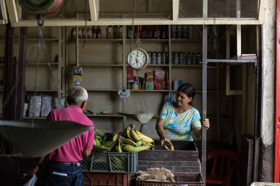En el mercado de Tibú la mayoría de productos vienen de Cúcuta. / Fotos: Gabriel Corredor Aristizábal
