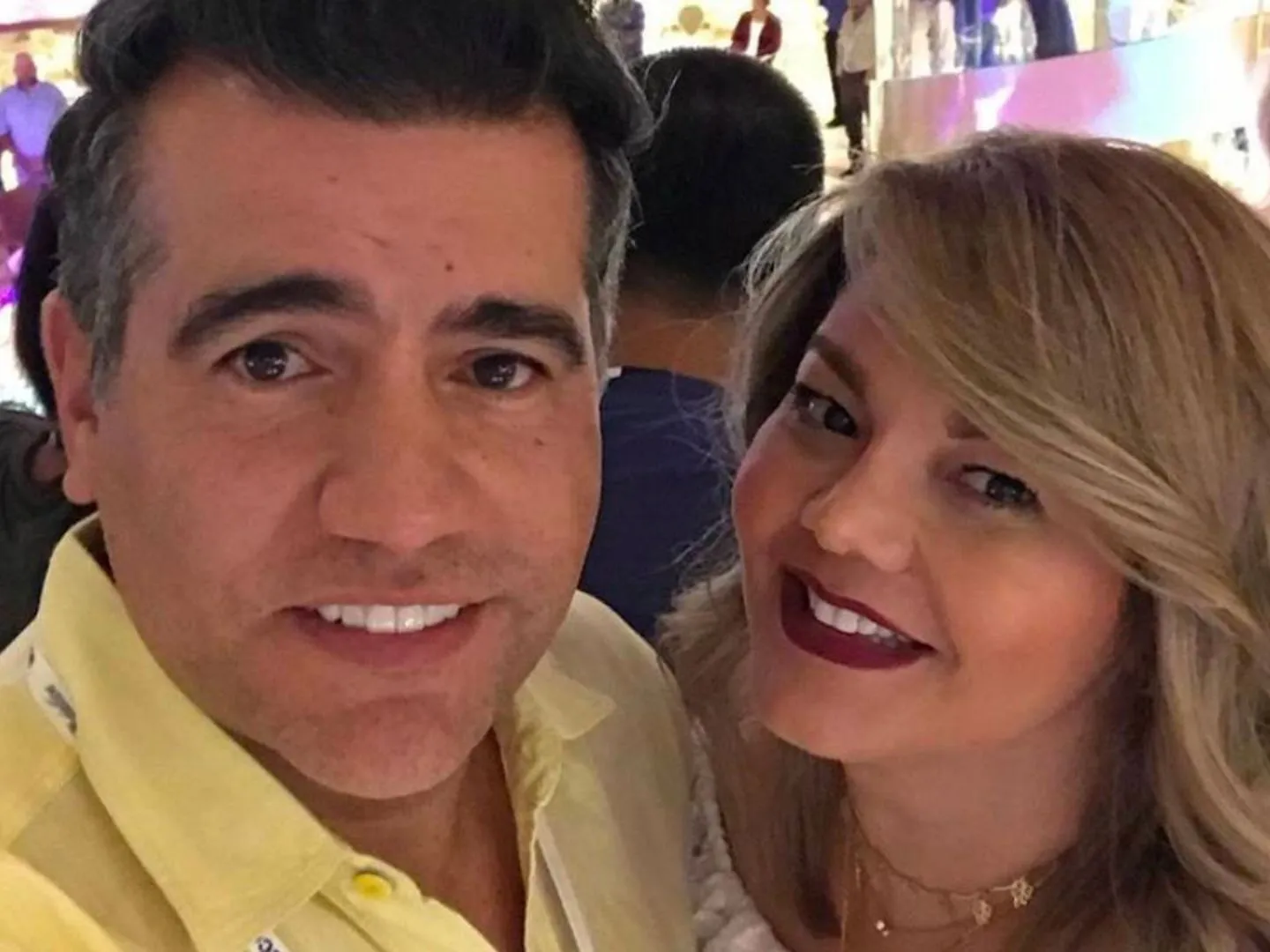 Carlos Calero y su esposa