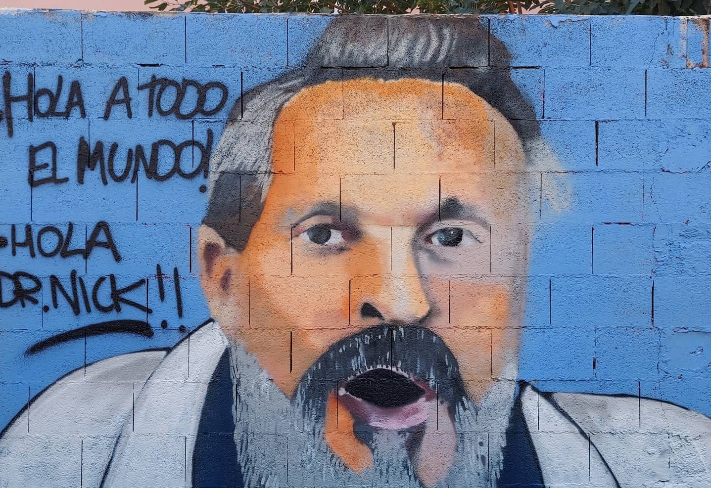 J. Warx, el grafitero que convierte los memes en grafitis
