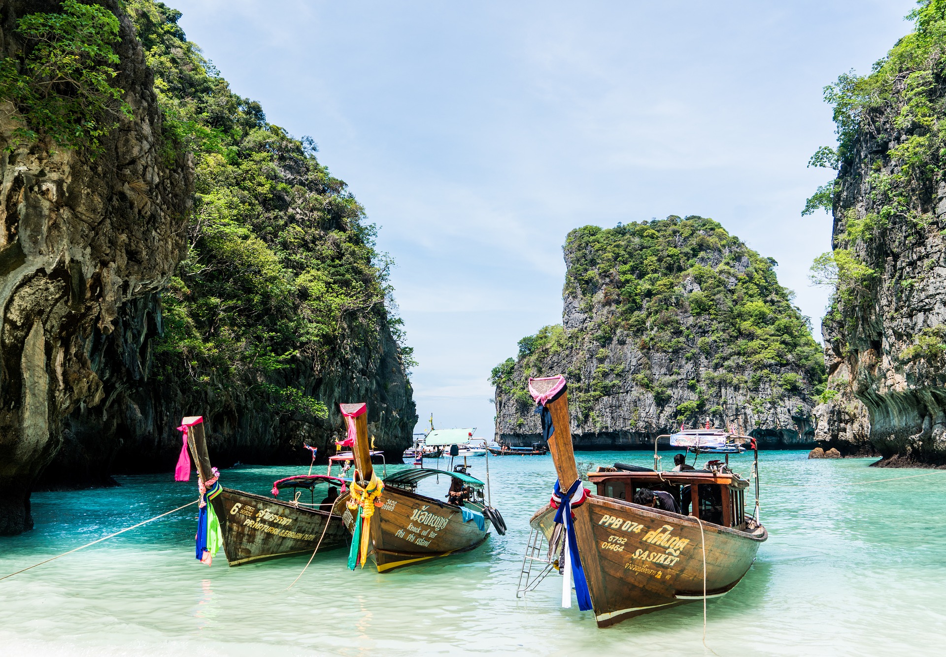 La isla de Phuket, situada al sur de Tailandia, es uno de los mayores destinos turísticos de este país.
