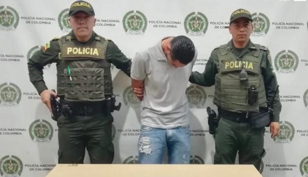 A la cárcel hombre que abusó de su pareja y la obligó a tatuarse su nombre