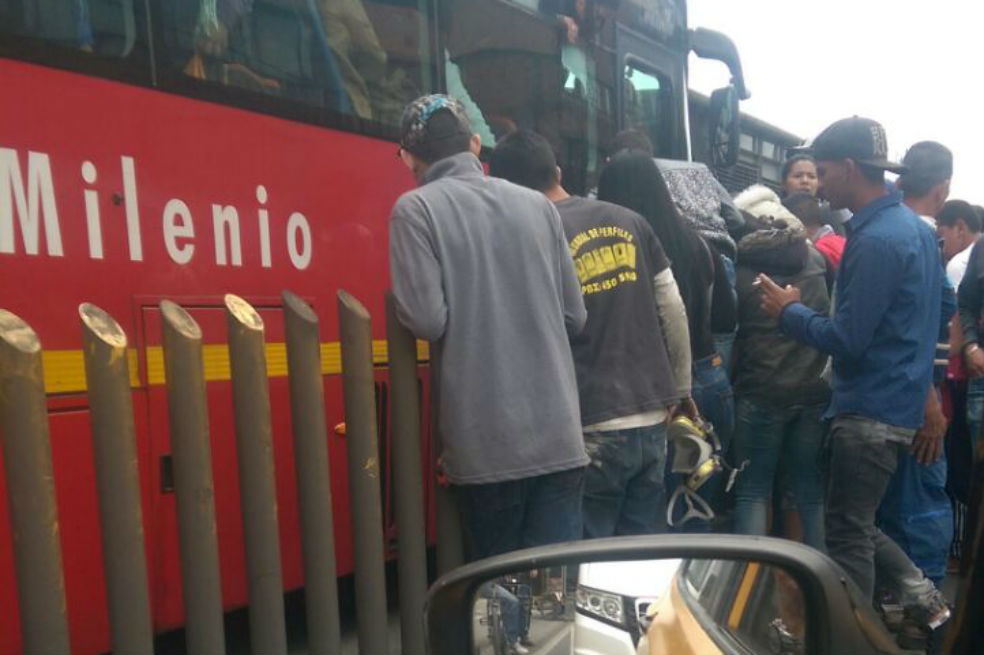 Grave accidente en estación de Patio Bonito deja una menor herida