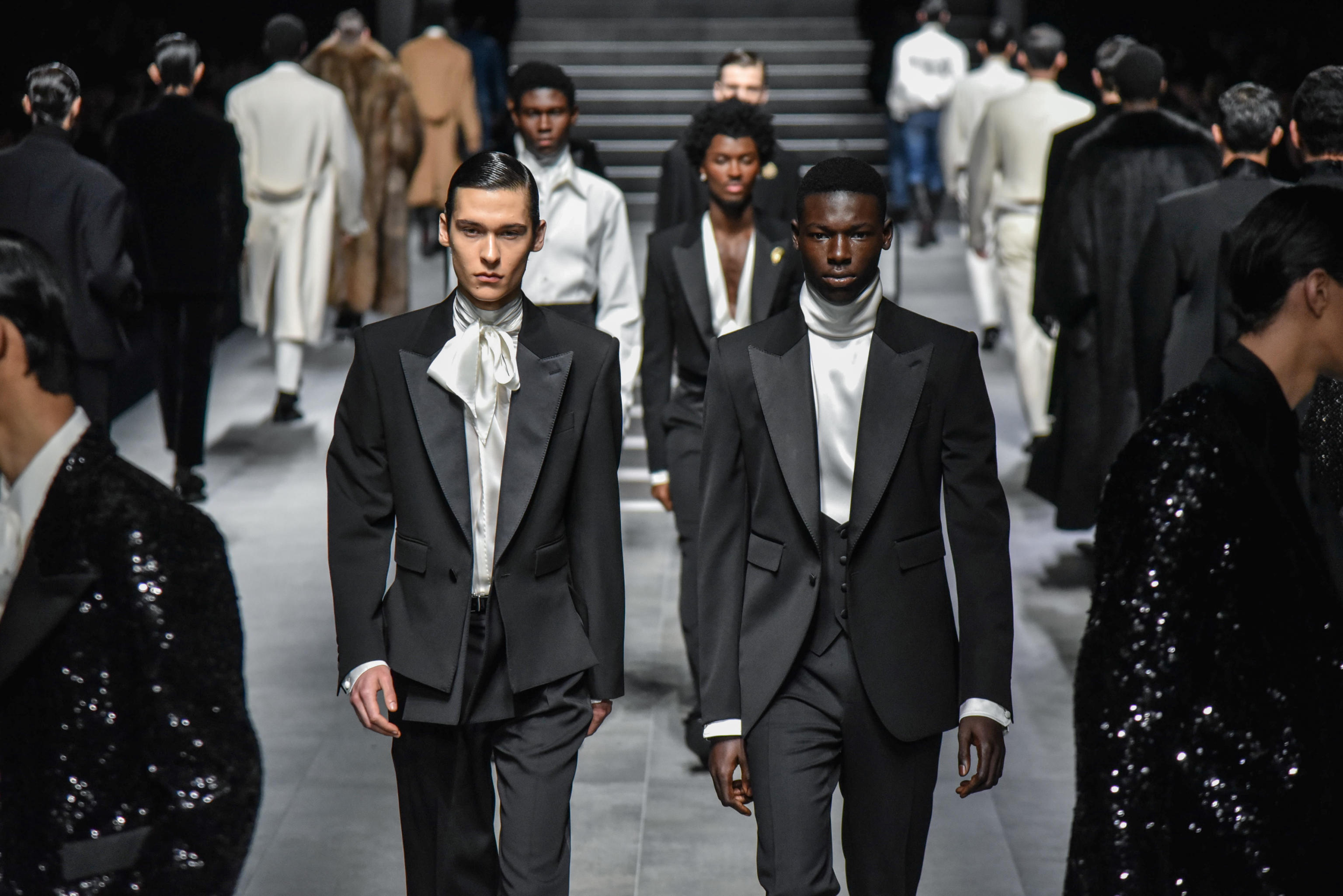 Milan (Italy), 13/01/2024.- Models present creations by Italian label Dolce and Gabbana during the Milan Fashion Week, in Milan, Italy, 13 January 2024. The Fall/Winter 2024/2025 collections are presented from 12 to 16 January 2024. (Moda, Italia) EFE/EPA/MATTEO CORNER