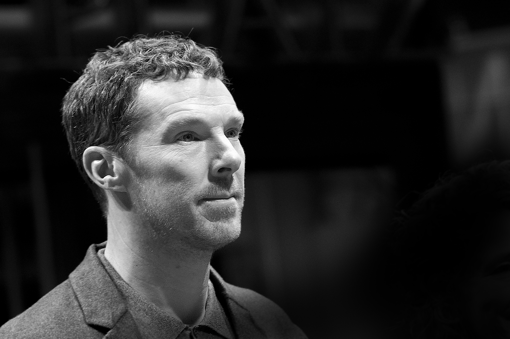 Benedict Cumberbatch, quien hace parte del elenco de "The Thing with Feathers", un filme presentado fuera de competición en el que encarna a un hombre que llora la muerte de su mujer.