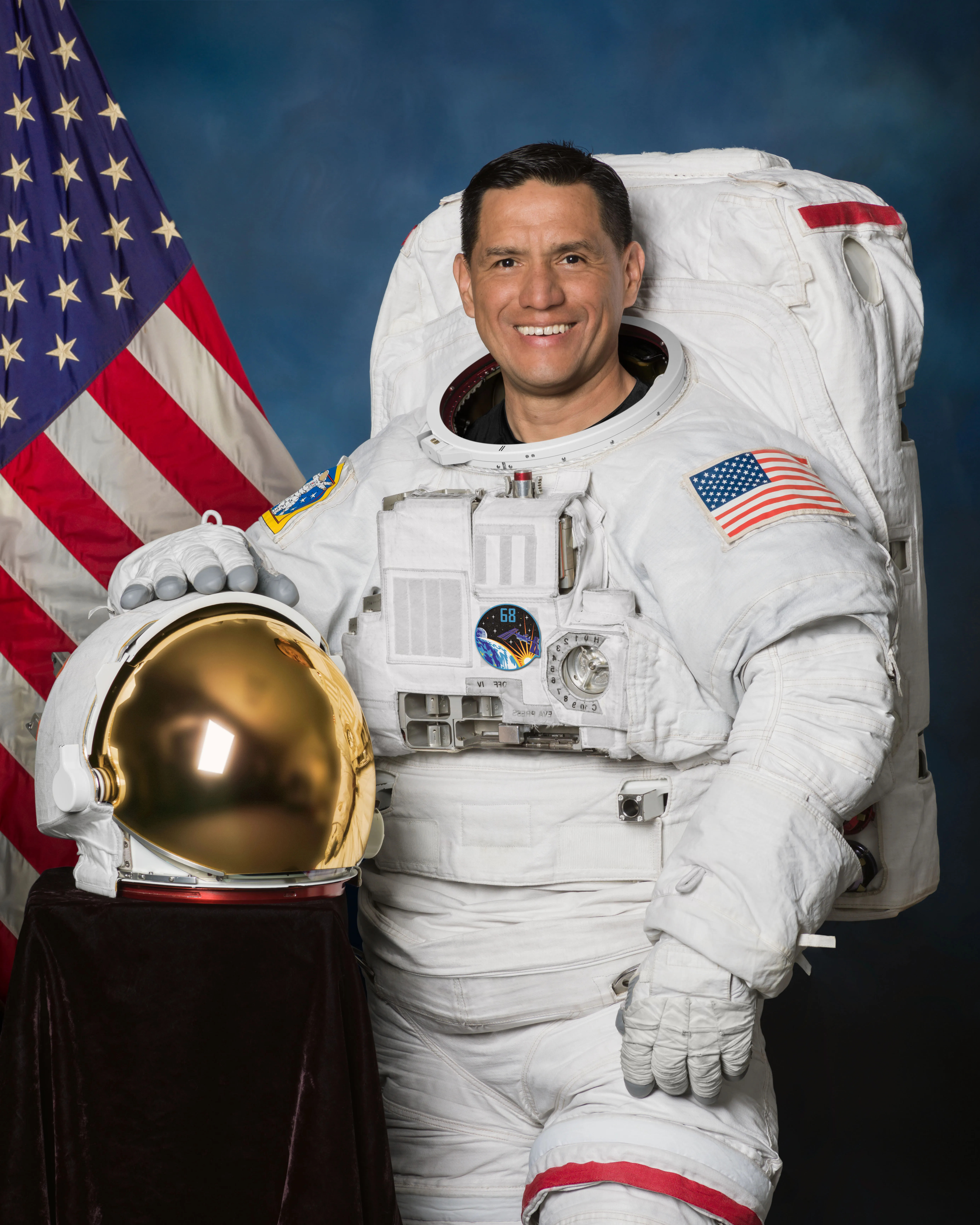 Frank Rubio es astronauta de la NASA desde 2017.