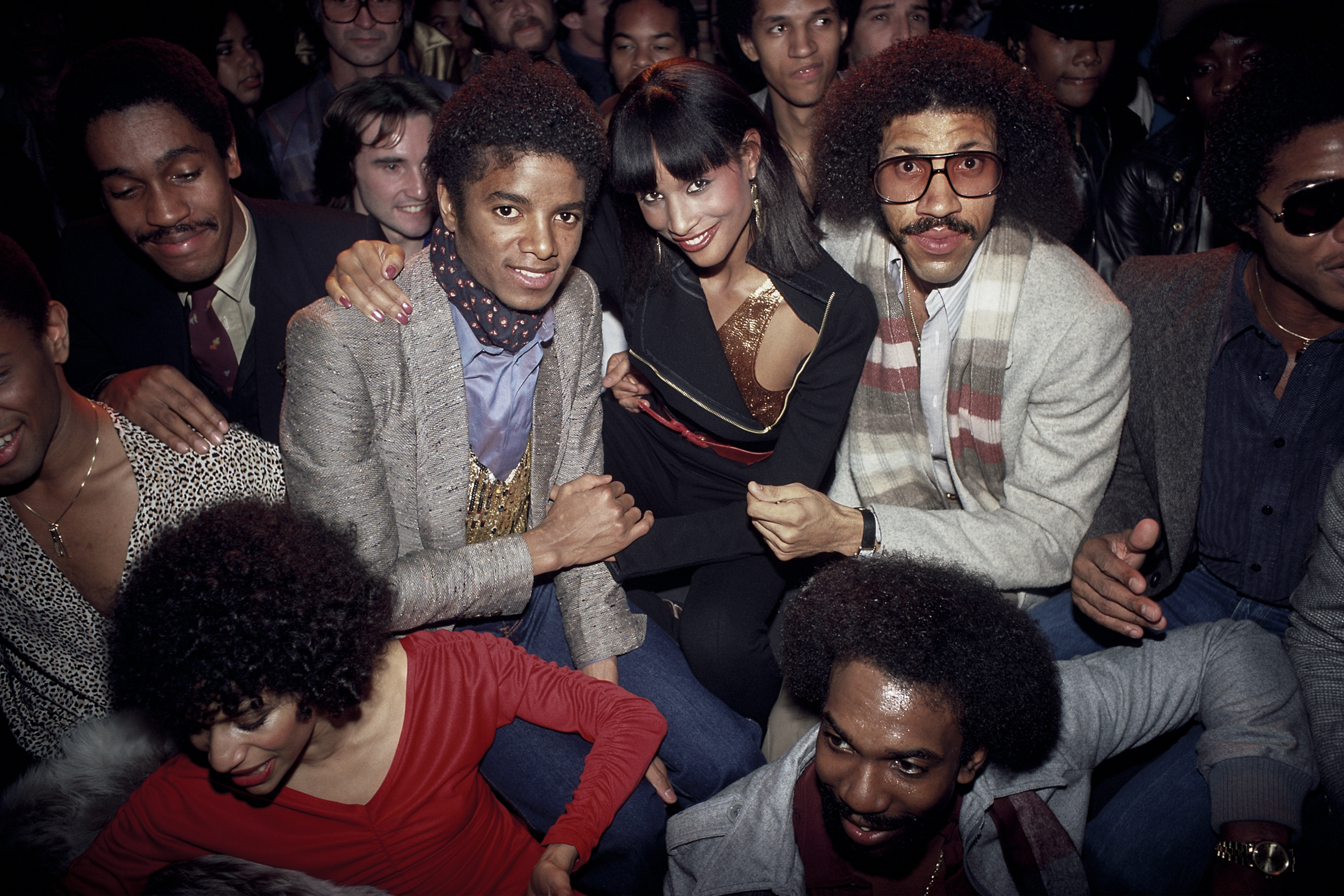 Michael Jackson en Studio 54 con Beverly Johnson y Lionel Richie, 1979