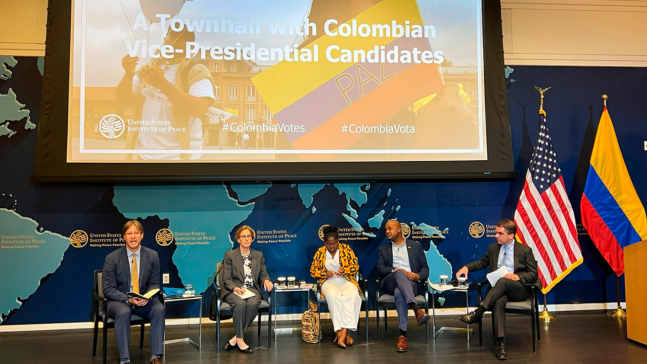 Candidatos vicepresidenciales debatieron desde EE. UU.