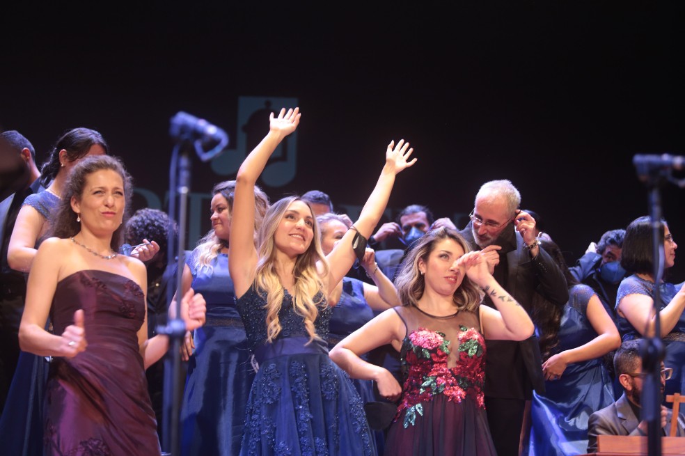 El coro de la Ópera de Colombia tuvo la dirección  de Aurelio Zarreli en la presentación de la “Pequeña misa solemne  de Giochino Rossini”. En vida del compositor italiano esta obra solo se interpretó en tres ocasiones.