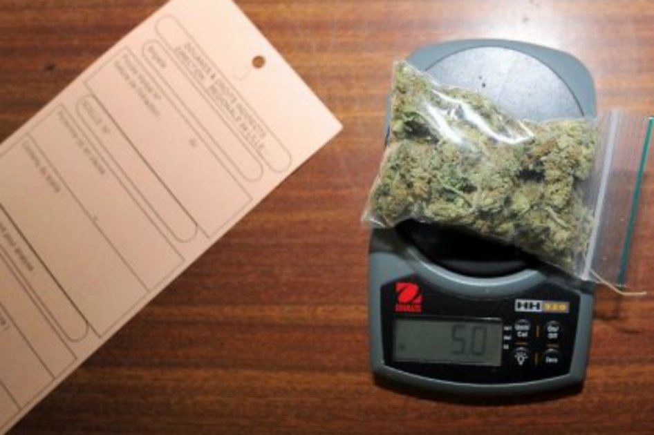 Uruguay venderá cannabis en farmacias bajo control estatal a partir de 2016