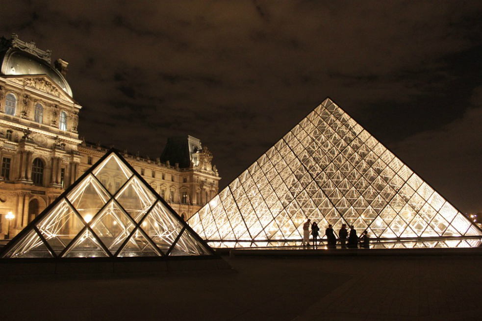 El Louvre pierde tres cuadros en el incendio de un museo normando