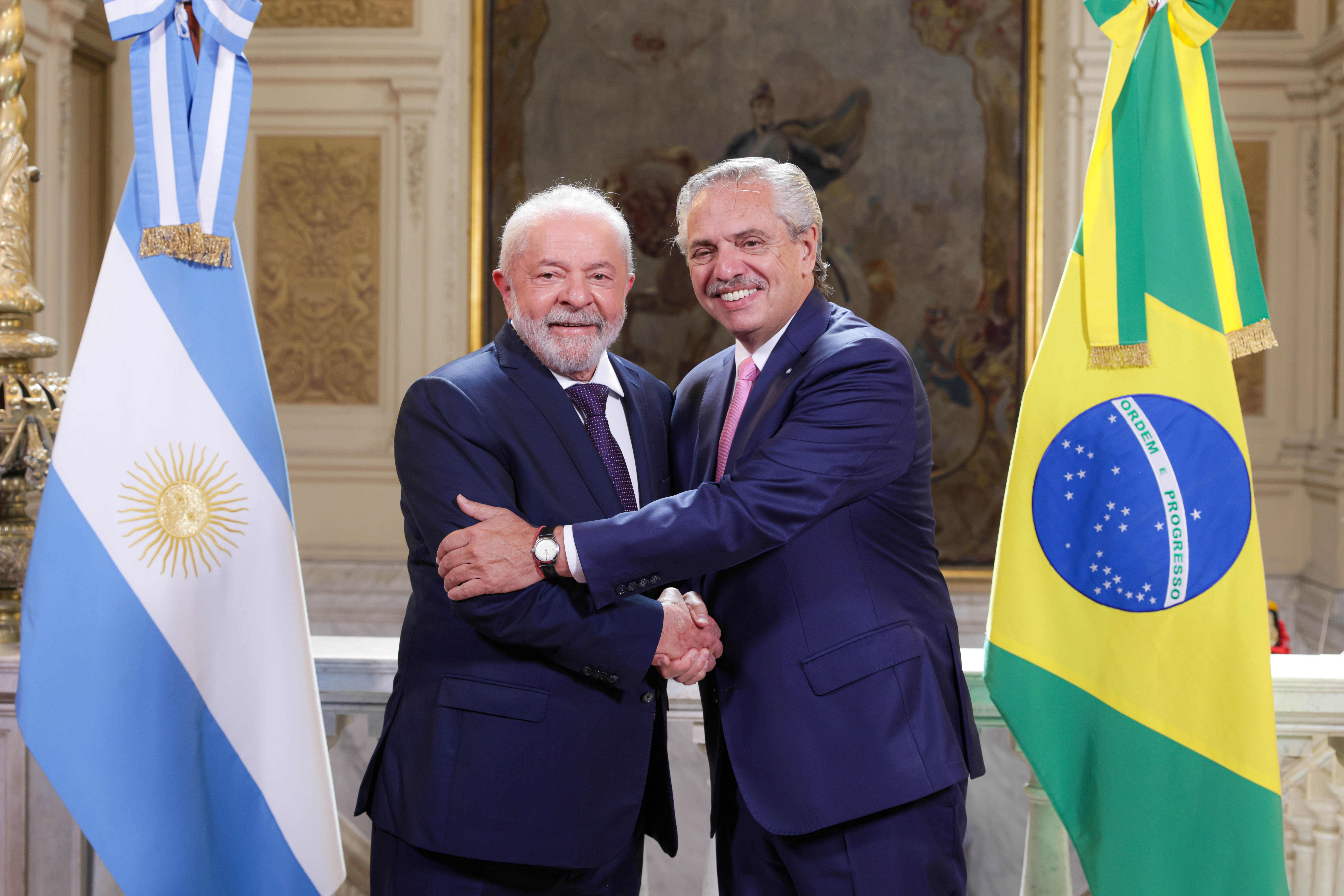 Sin mencionarlo, Lula pide perdón a los argentinos por “groserías” de Bolsonaro
