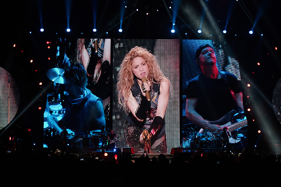  “El Dorado World Tour” recopila la gira con la que Shakira volvió a los escenarios, pero cuyo comienzo tuvo tropiezos ya que la artista barranquillera sufrió en 2017 una hemorragia en las cuerdas vocales.  / Archivo AFP