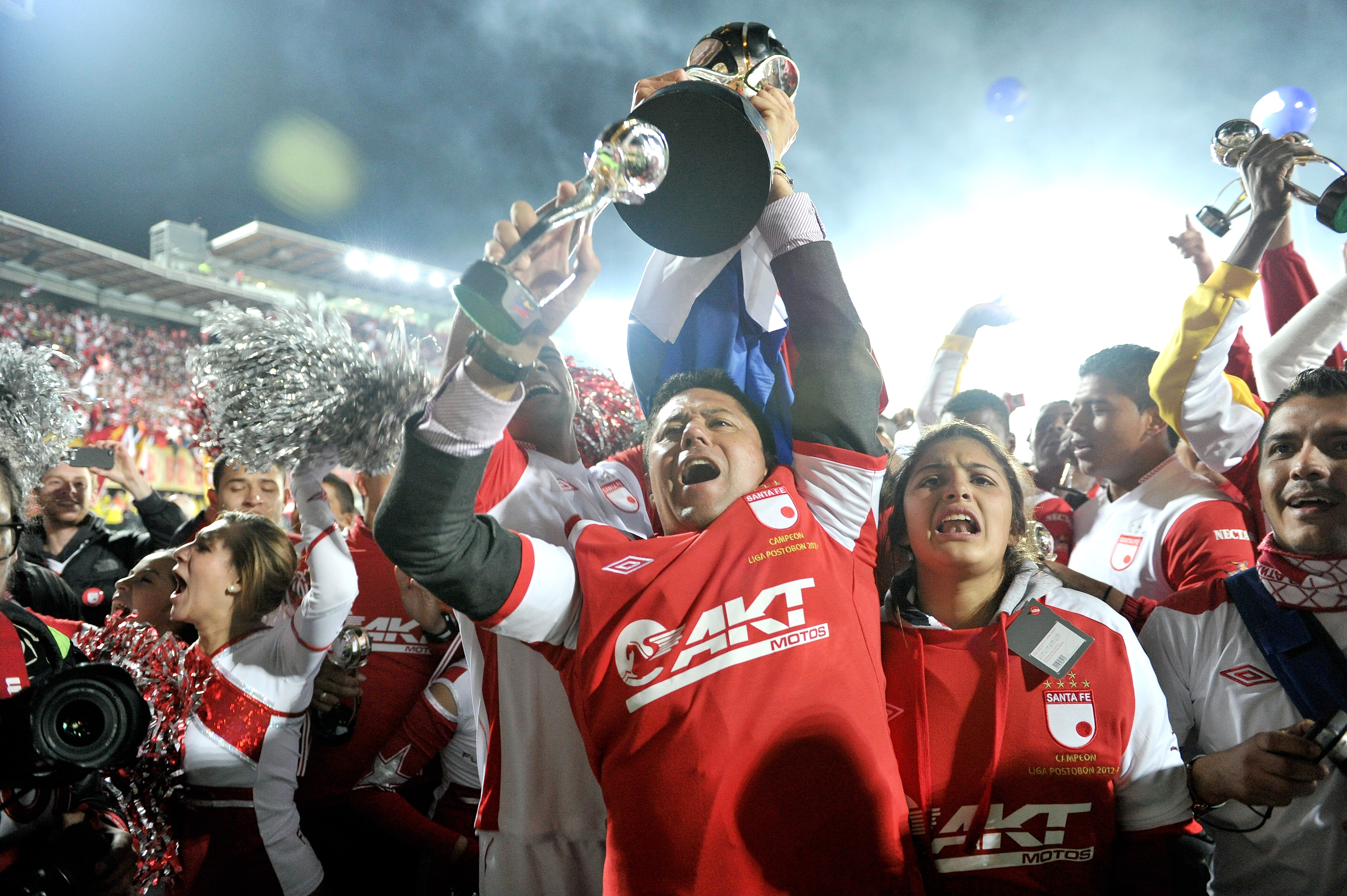 Hinchas y jugadores del conjunto cardenal celebraron hace una década la obtención de un título de Liga después de 37 años.