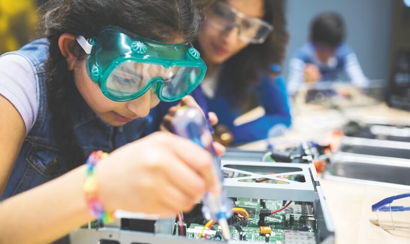 Solo el 25 % de los puestos en computación son ocupados por mujeres