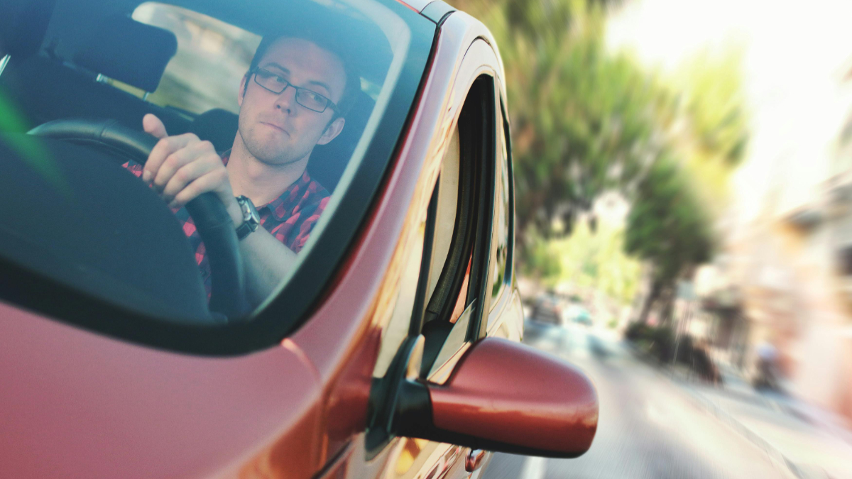 ¿Qué significan los puntos en los vidrios del carro? Lo que pocos saben