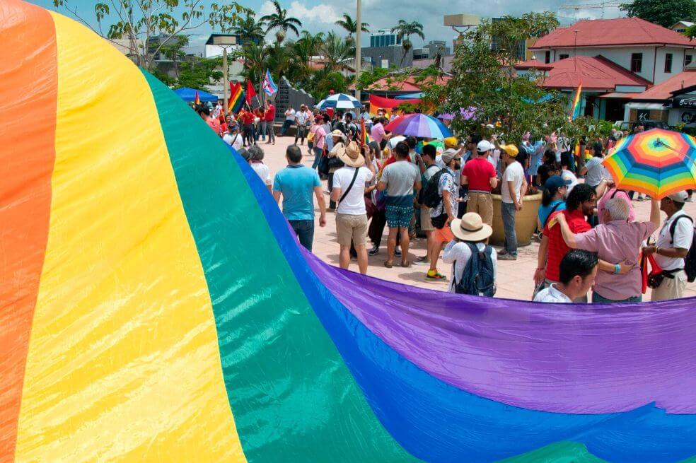Costa Rica da un histórico paso al aceptar el matrimonio igualitario