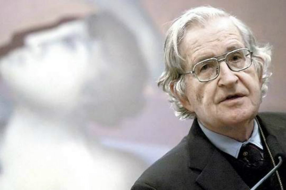 Noam Chomsky le solicita a Perú suspender proyecto minero