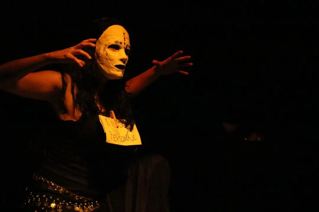 Escena de Fangal, obra de teatro que se presentó en el Teatro Estudio Alcaraván (Casa TEA)