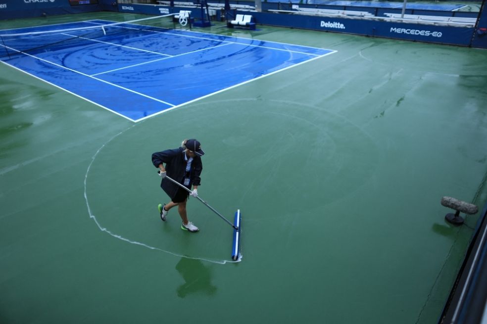 La tormenta también provocó la suspensión de un partido de segunda ronda del Abierto de Estados Unidos.