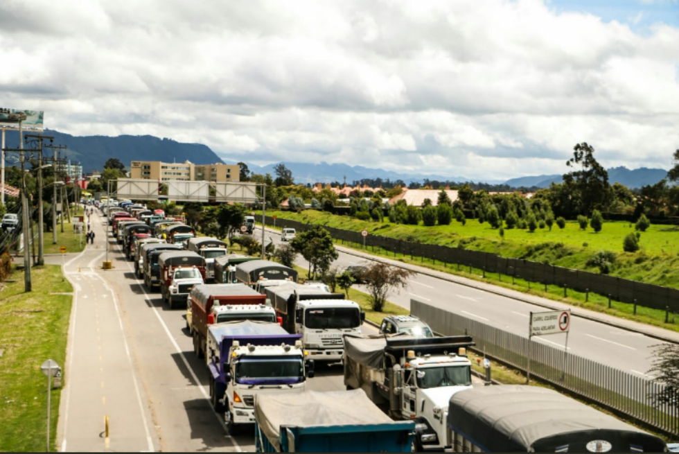 Protestas por restricción a vehículos de carga en Chía