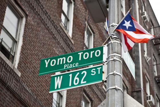 Una calle de El Bronx es bautizada Yomo Toro, el nombre del “rey del cuatro”