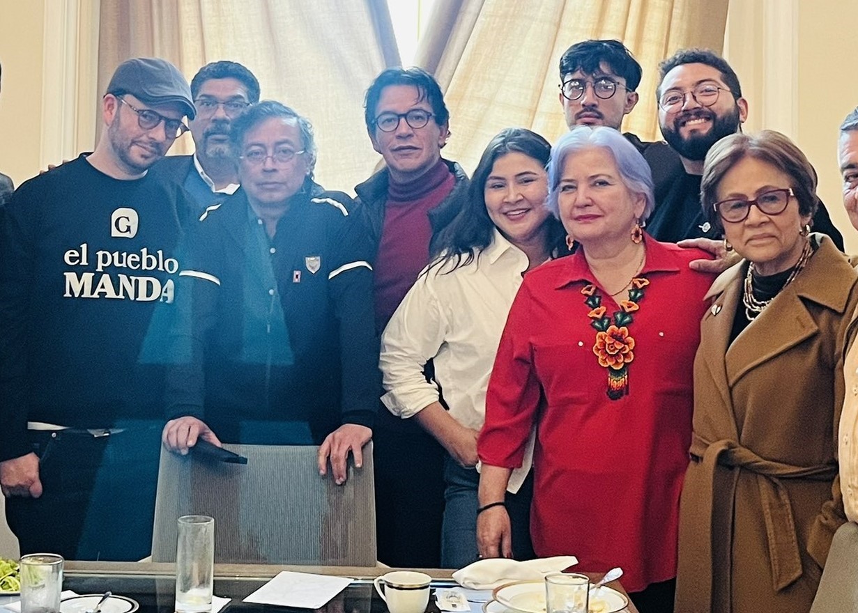 Bancada petrista y ministros son llamados al orden para la defensa del Gobierno