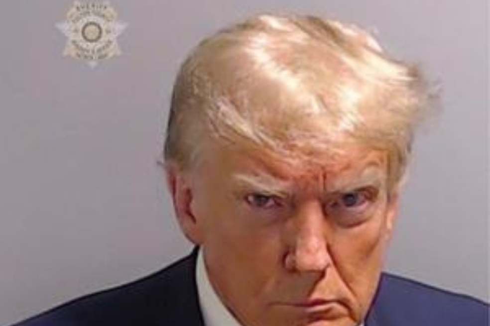 “Esto es una parodia de la justicia”: Trump tras salir de una cárcel de Atlanta