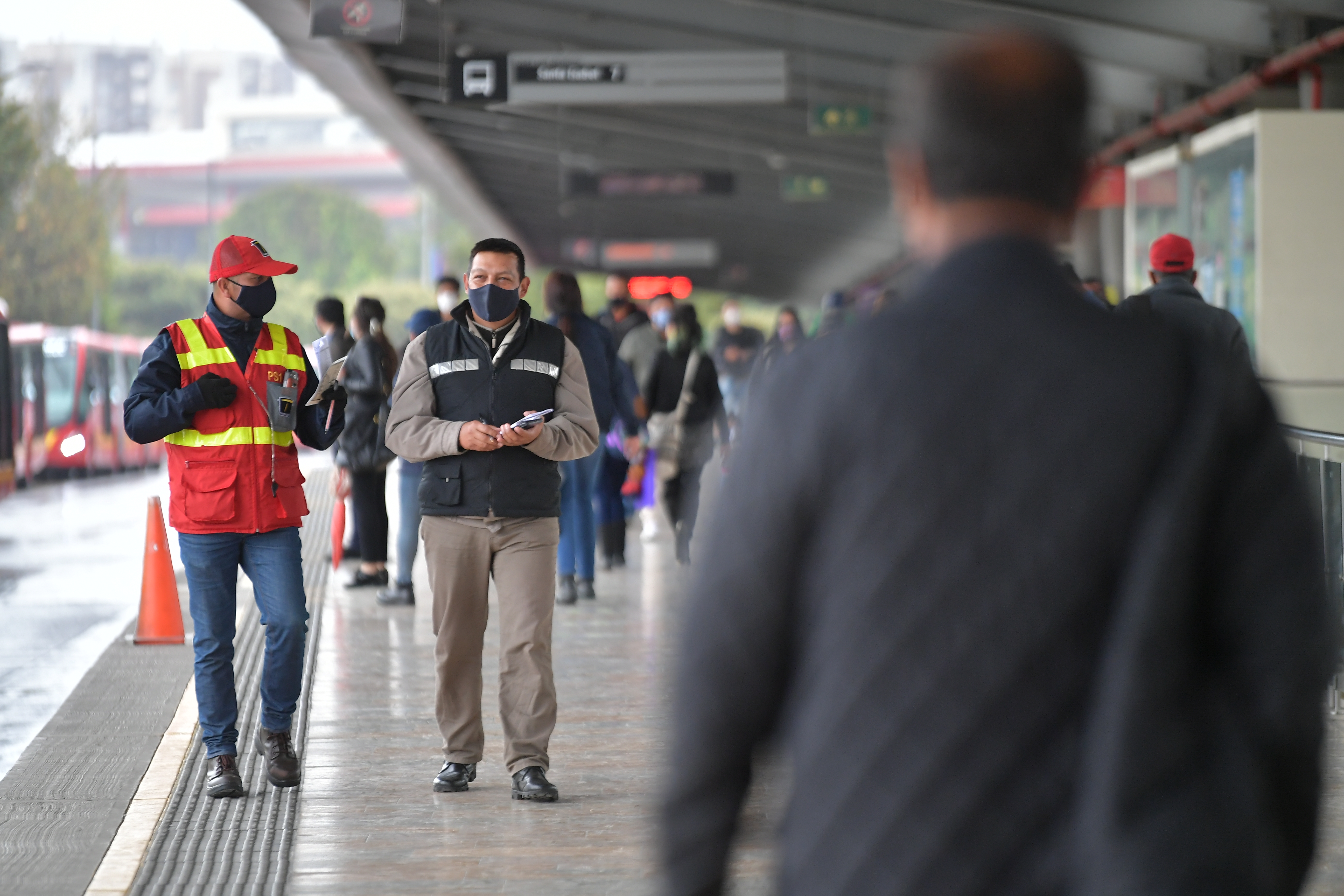 Estas serán las multas por no usar tapabocas en trasporte público en Bogotá