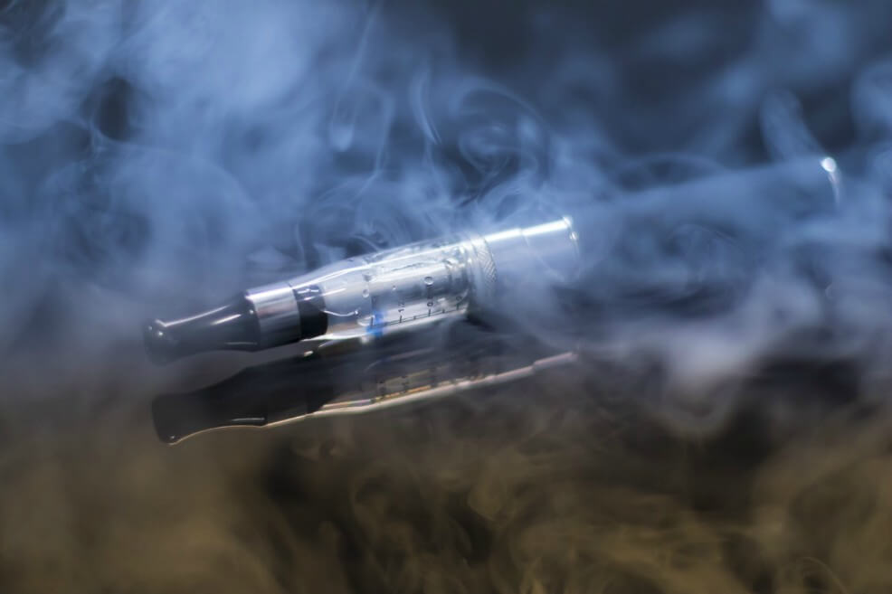 EE.UU. prohibirá los productos saborizados para cigarrillos electrónicos