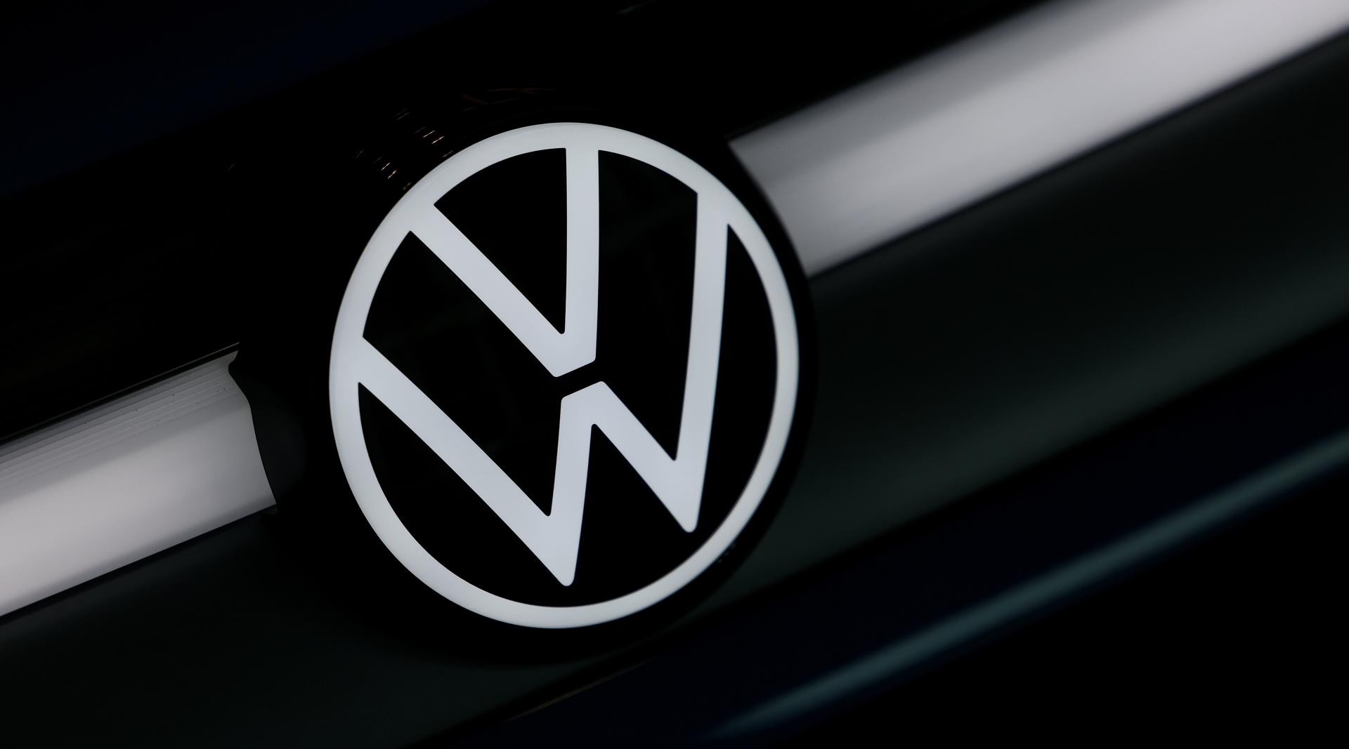 Volkswagen baraja hasta 100.000 recortes de empleo por presión en China