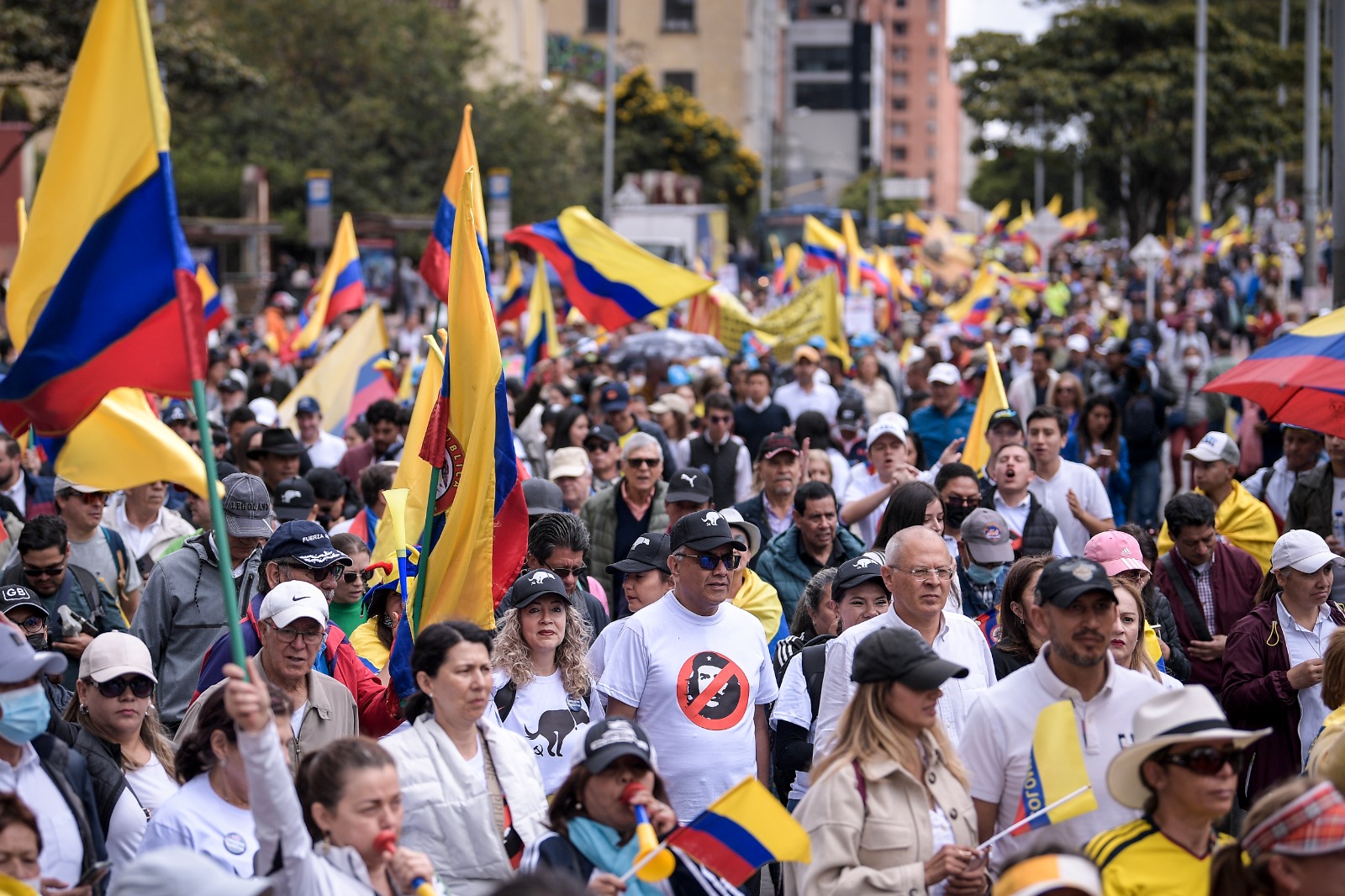 [En vivo] Manifestaciones en Bogotá: reportan agresiones en la Plaza de Bolívar