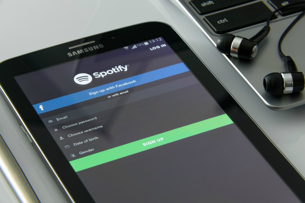 Empresas como Netflix, Spotify y Uber ya podrán inscribirse en el RUT