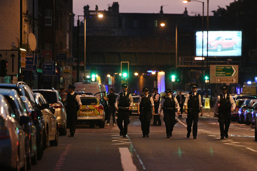 Acusan formalmente de terrorismo al atacante de mezquita de Londres
