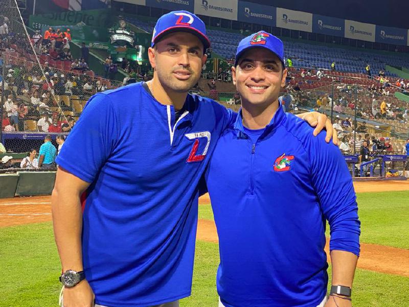 Luis Felipe Urueta y José Mosquera Crisson, los técnicos de moda en el béisbol colombiano. / @Prensa Caimanes