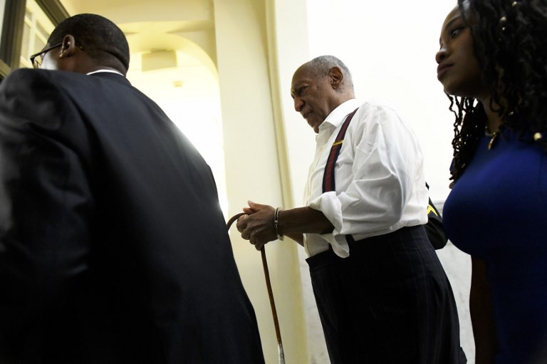 Juez ordena que Bill Cosby sea llevado a la cárcel tras condena por abuso sexual