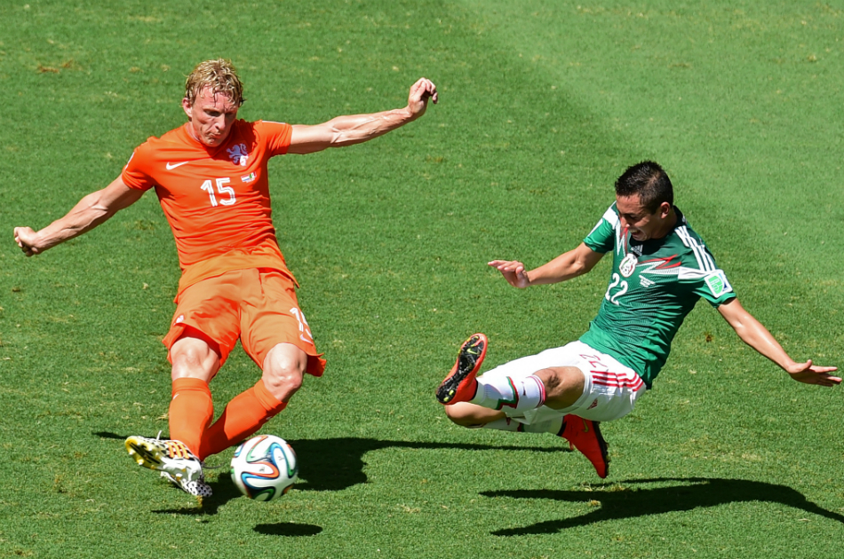 Holanda venció a México 2-1 y avanzó a los cuartos de final