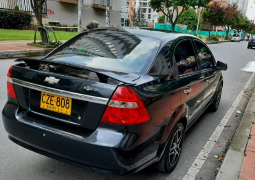 Dos sujetos le robaron el carro a un conductor y lanzaron a la víctima por un abismo
