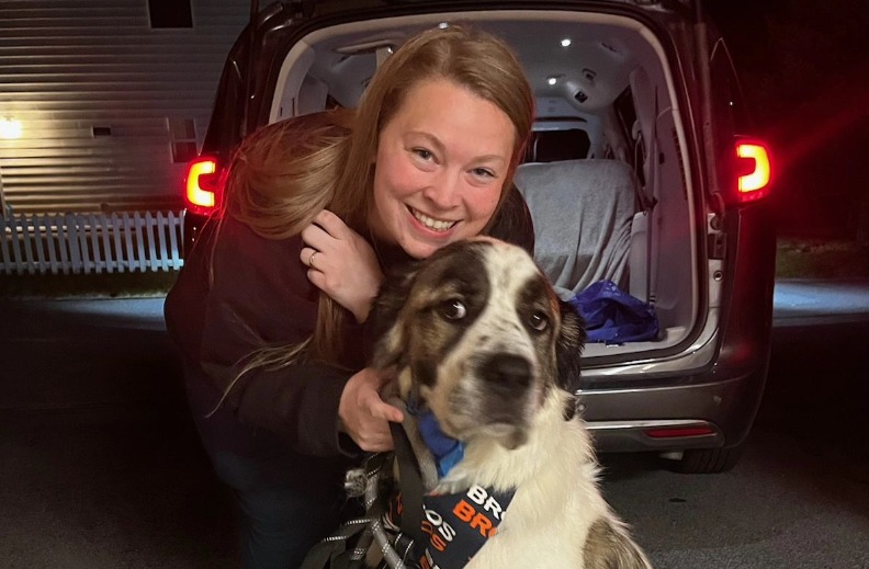 Perro se reencuentra con su familia dos años después de desaparecer