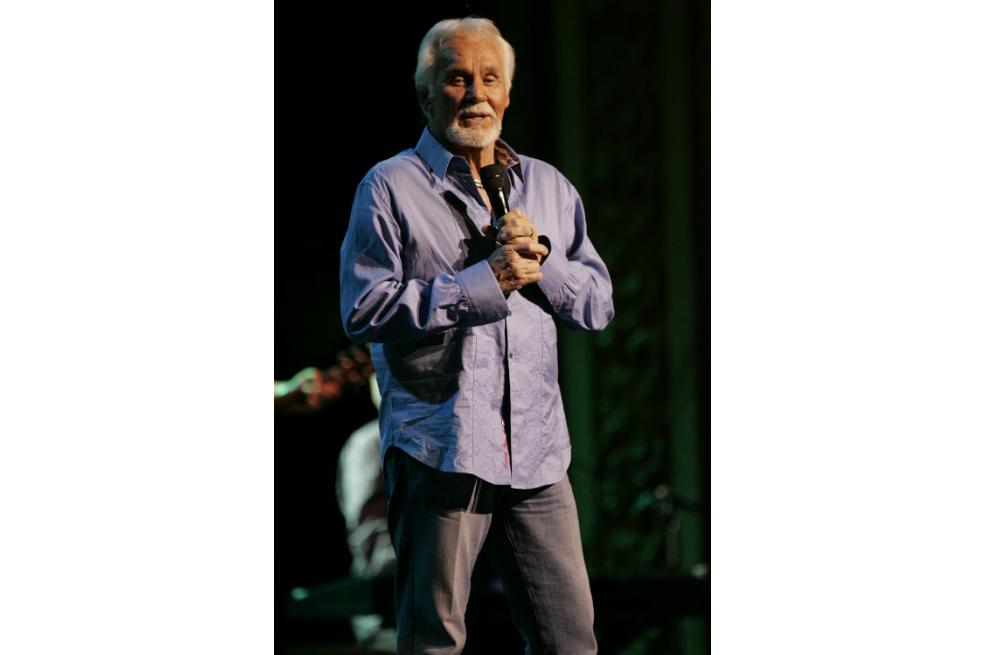 Kenny Rogers ofrecerá su concierto de despedida el 25 de octubre en Nashville