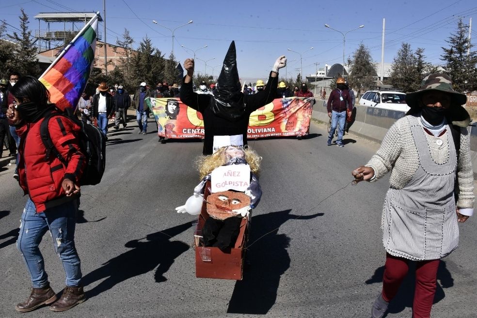 Manifestantes piden mantener las elecciones de Bolivia en septiembre